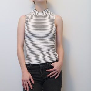 Sleeveless Mock neck top